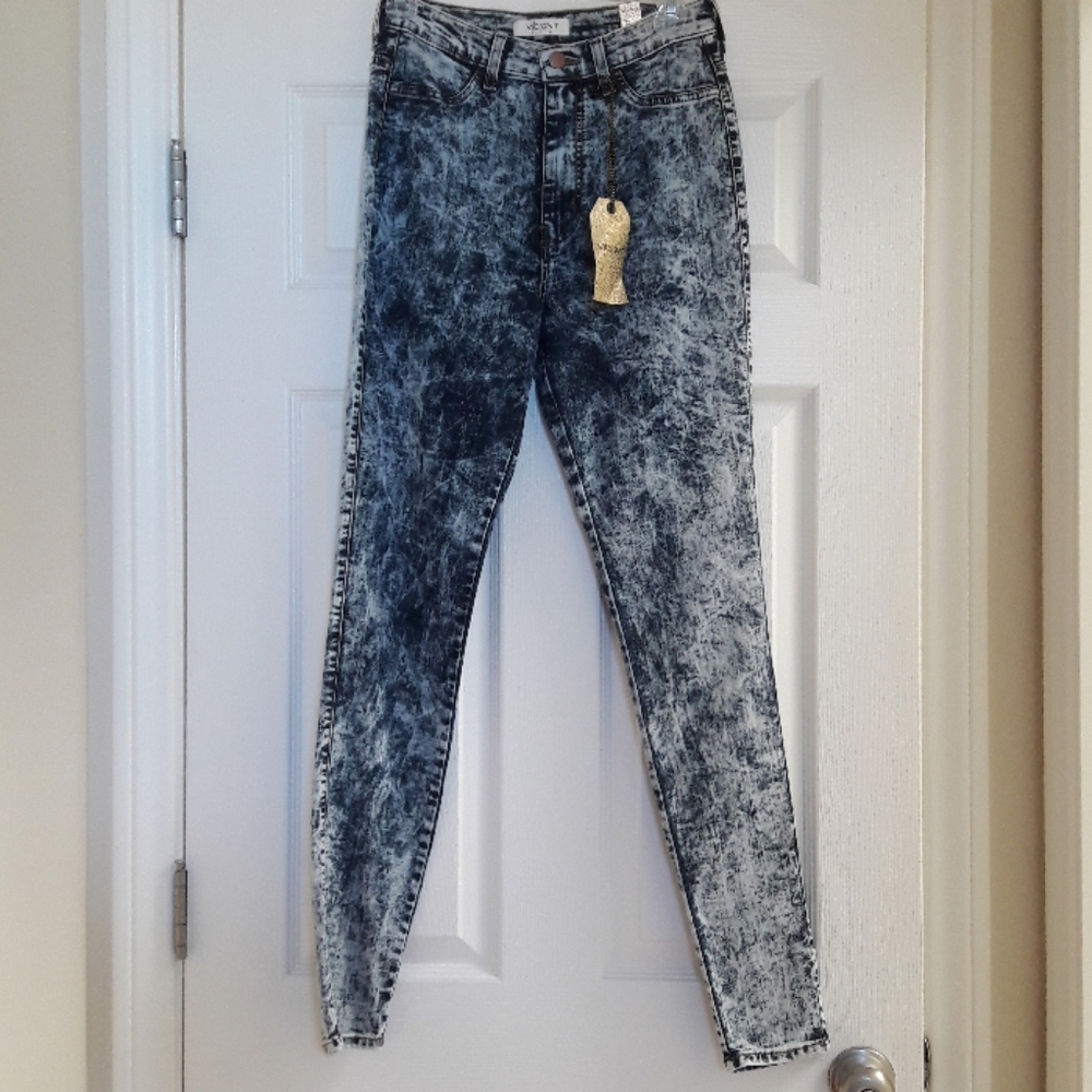 Vibrant Light Acid Wash High Waist Skinny Jeans